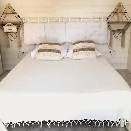 Village Droles D'oiseaux Ле-Теш