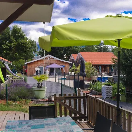 Village Droles D'oiseaux * Ле-Теш